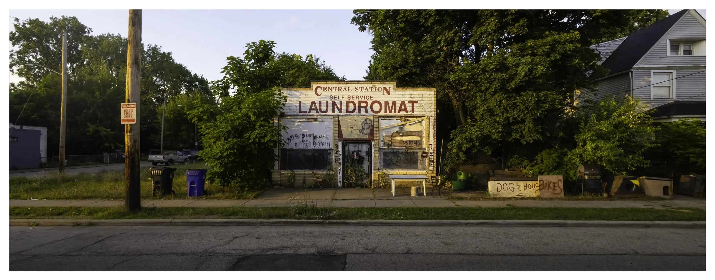 LAUNDROMAT.jpg