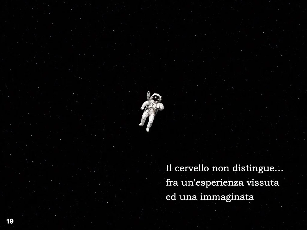Avevo sperimentato la microgravità durante 96 parabole di volo. Anni dopo, nel Floating, ritrovai sensazioni sorprendentemente familiari.
La gravità naturalmente non era scomparsa. Erano cambiati radicalmente i segnali che il cervello riceveva dal co