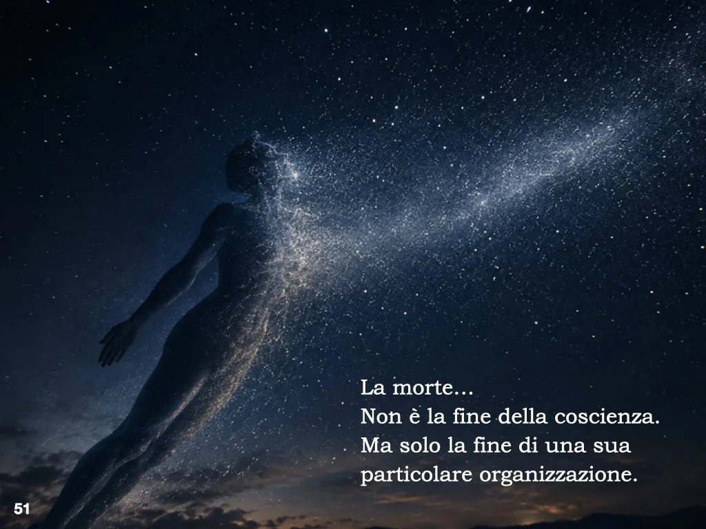 È una delle domande più antiche dell’umanità. E la scienza, oggi, non può dirci se la coscienza continui dopo la morte.

Ma se esploriamo l’ipotesi che il cervello non produca la coscienza, bensì la organizzi e la renda esperienza, allora si apre uno