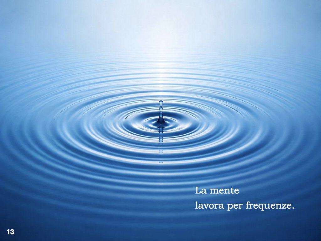 Studiando gli stati di coscienza incontravo continuamente una parola: Theta.
Oscillazioni cerebrali comprese indicativamente tra 4 e 8 Hz, associate a diversi processi e stati mentali.
Le ritroviamo nel sonno, nella memoria, nell’immaginazione e in a