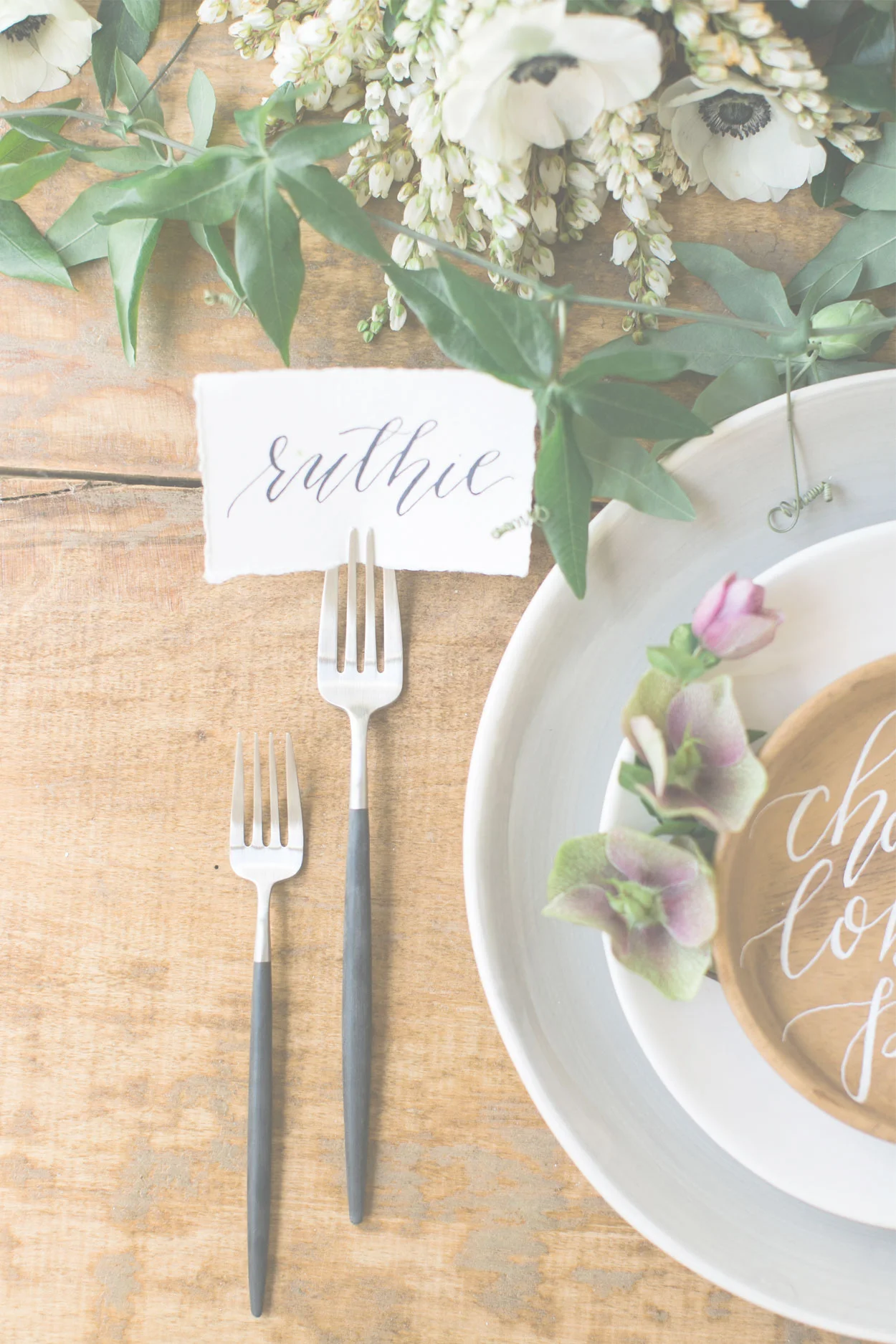 SPRING TABLESCAPE MY WEDDING MAGAZINE MORE BELOW / THE VISION / LOCAL + SEASONAL INSPIRATION PHOTOGRAPHY BY / RUTH EILEEN PHOTOGRAPHY THANK YOU TO / THE EVERYDAY NAPKIN SAGE MARKET & DESIGN LEVERET AND HARE