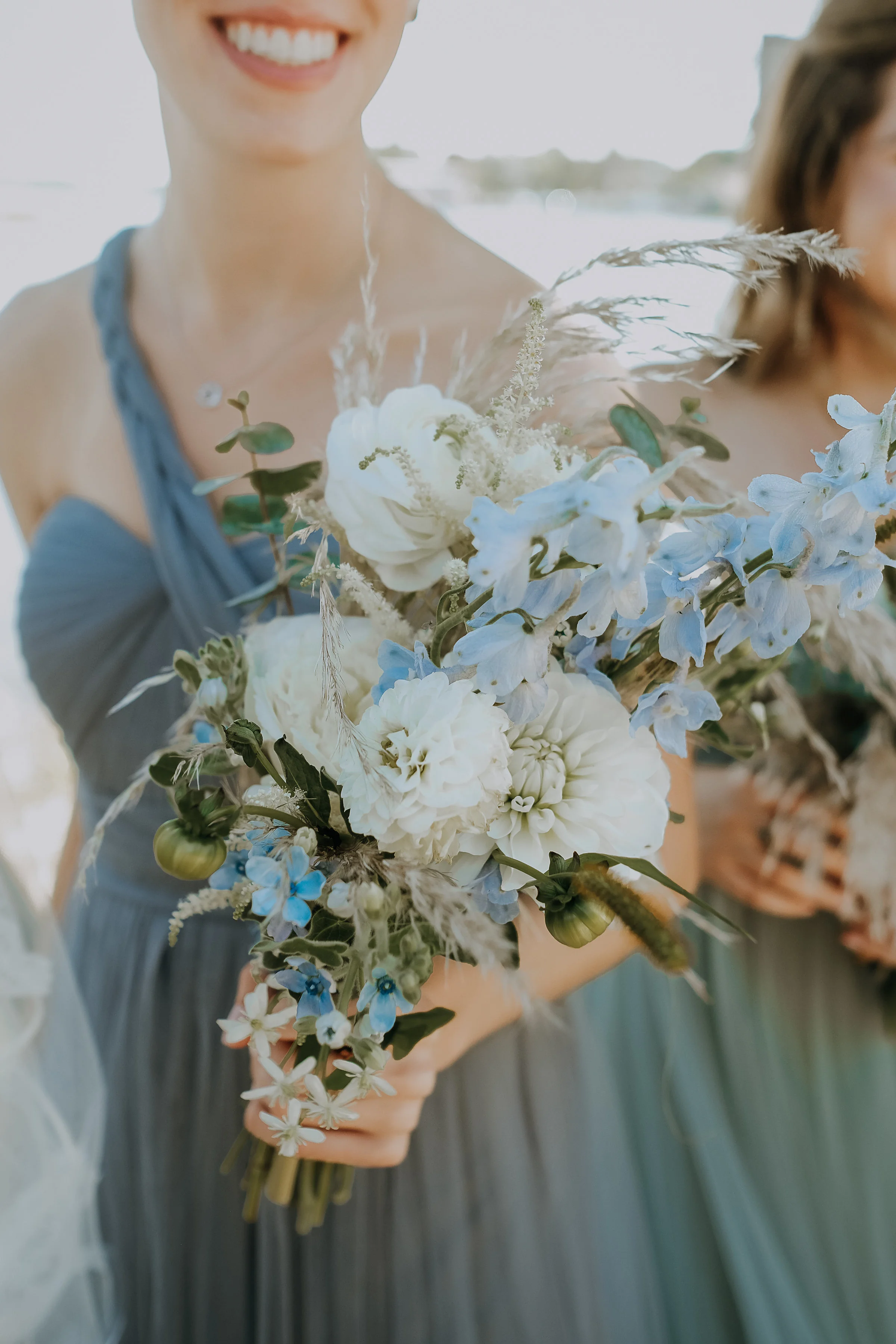 KATE + GREG WELLFLEET, MASSACHUSETTS MORE BELOW / THE VISION / COASTAL ORGANIC WHIMSY FRESH + FUN PHOTOGRAPHY BY / FAT ORANGE CAT STUDIO THANK YOU TO / WILD FOLK STUDIO LI WARD CALLIGRAPHY CHEQUESSETT YACHT + COUNTRY CLUB COMING SOON / FUTURE PUBLICATION