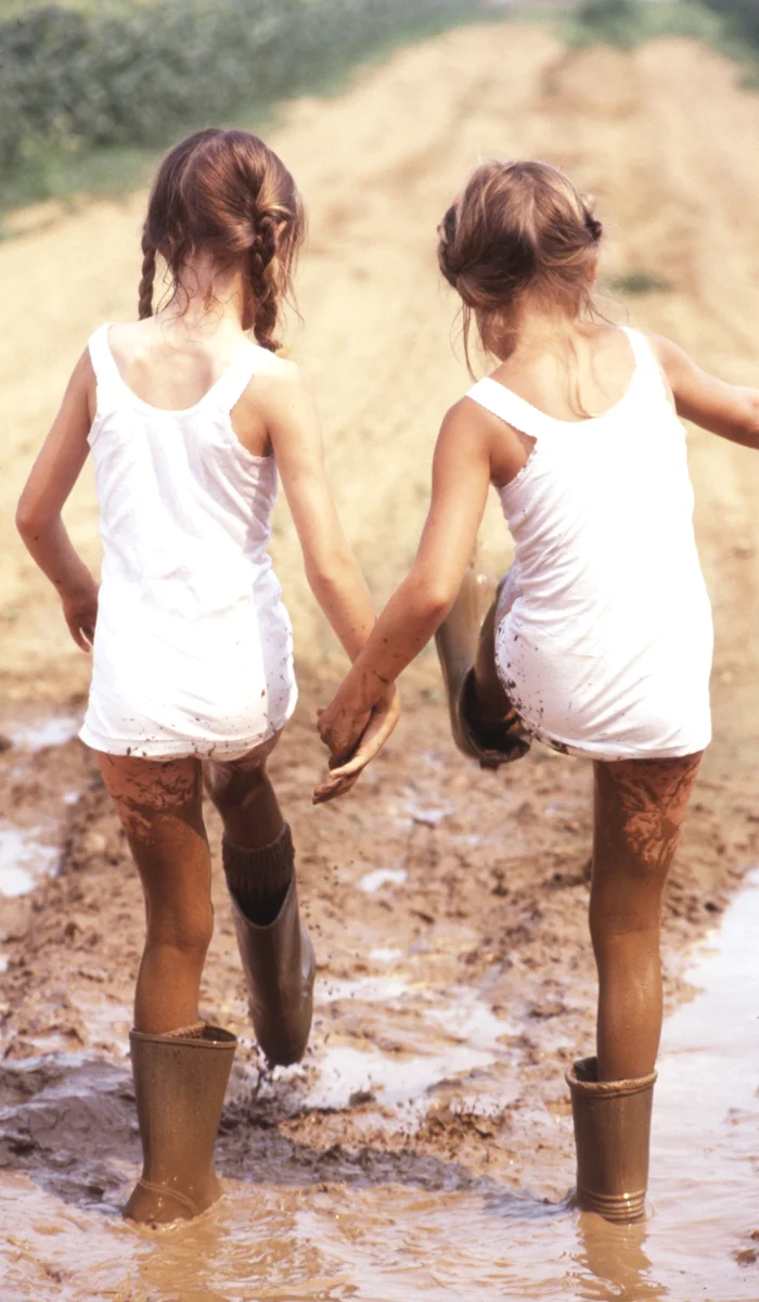 GirlsInMud1.jpg