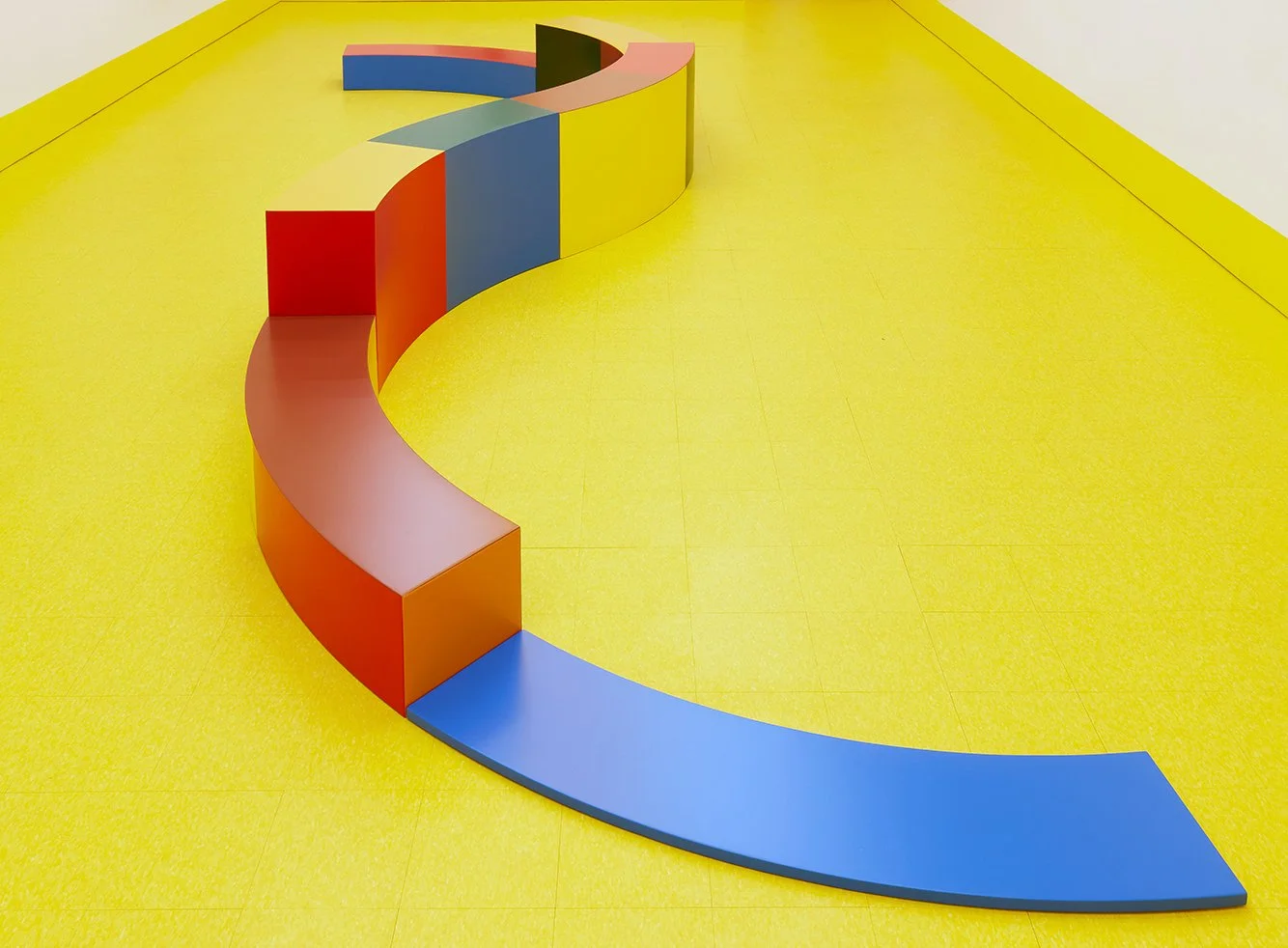 BENCH BY ALEX DE CORTE