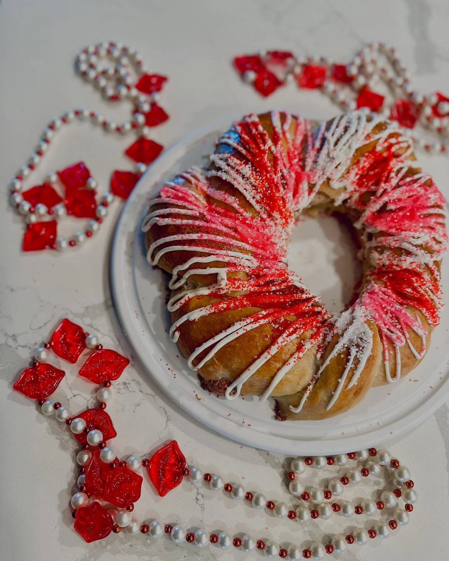 🩷❤️🤍 Happy Valentine&rsquo;s Day!🤍🩷❤️ 
&bull;
&bull;
&bull;
Celebrating with a homemade PINK sourdough king cake and some watercolor hearts!💕💕💕👑👑👑
#nola #mardigras #valentines #kingcake