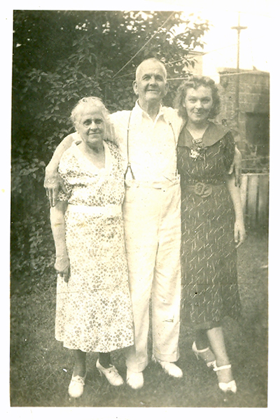  Maggie, William and Margaret Waterhouse Morgan 