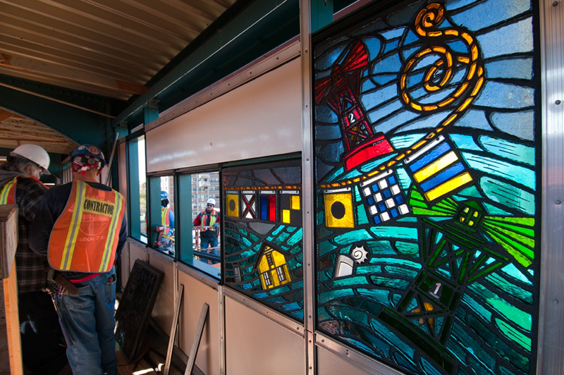  October 2011: Finally the panels are installed at Beach 98th Street Playland Station! 