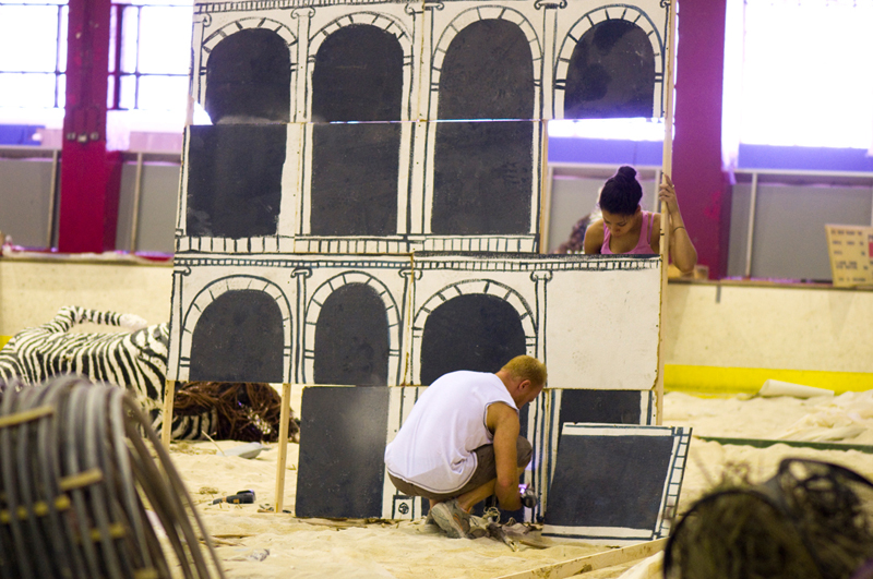 Philippe and Tanasia rigged up the set