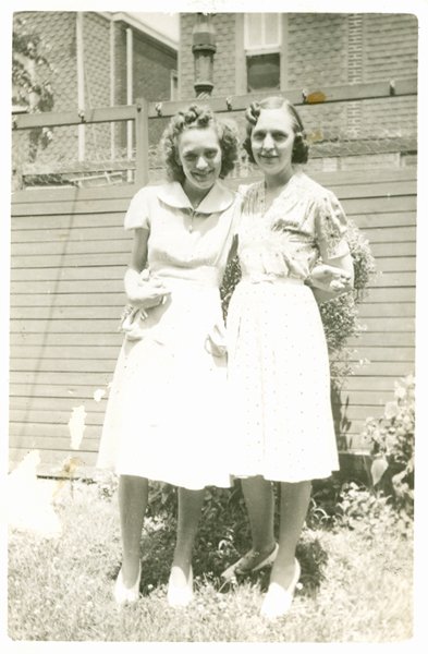  Ellen and Rose Sage 