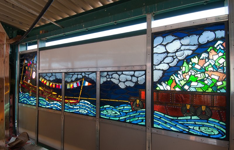  October 2011: Finally the panels are installed at Beach 98th Street Playland Station! 
