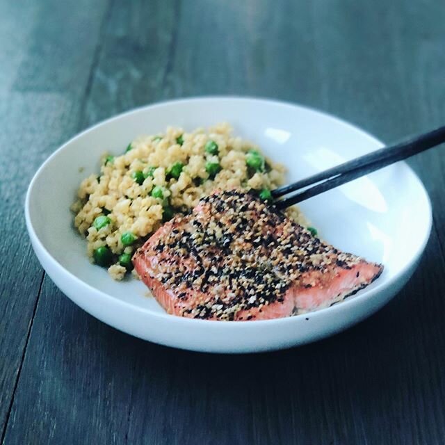 Here&rsquo;s to a deliciously healthy start to the summer! Wild salmon, packed with protein, brain-boosting, inflammation lowering, heart-healthy omega 3 fats and cauliflower rice that tastes just like regular rice but is so much healthier.  A delici