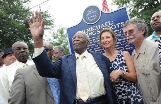 Blues legend B.B. King, Mississippi's Secretary of State of the Blues, surrounded by friends and admirers at the dedication of the "Kilmichael: B.B. King's Roots" Mississippi Blues Trail marker on Aug. 21, 2012 in Kilmichael, Miss. (Photo credit: Mississippi Blues Commission)