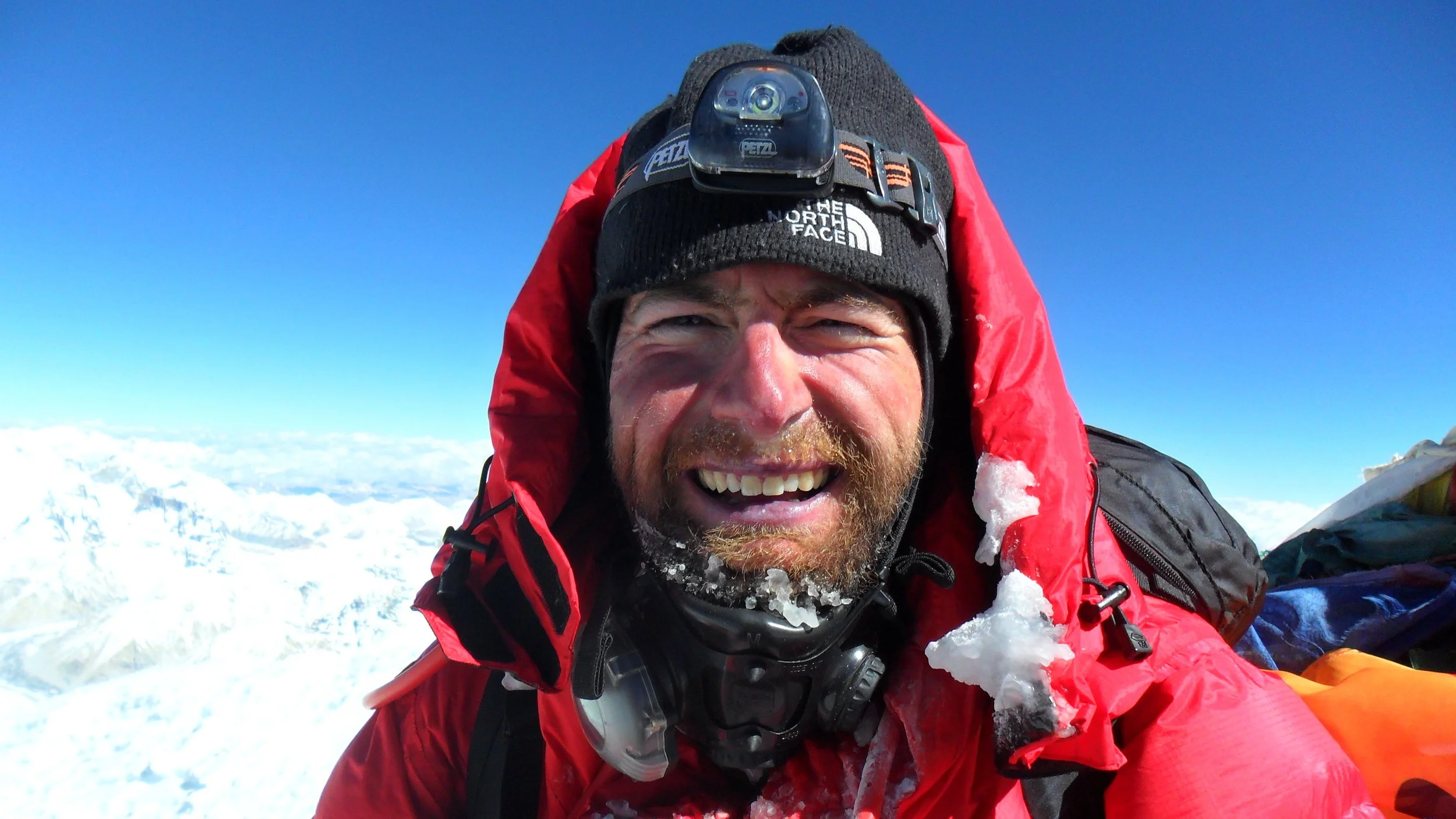 On+the+summit+of+everest+on+11.05.2011.jpg