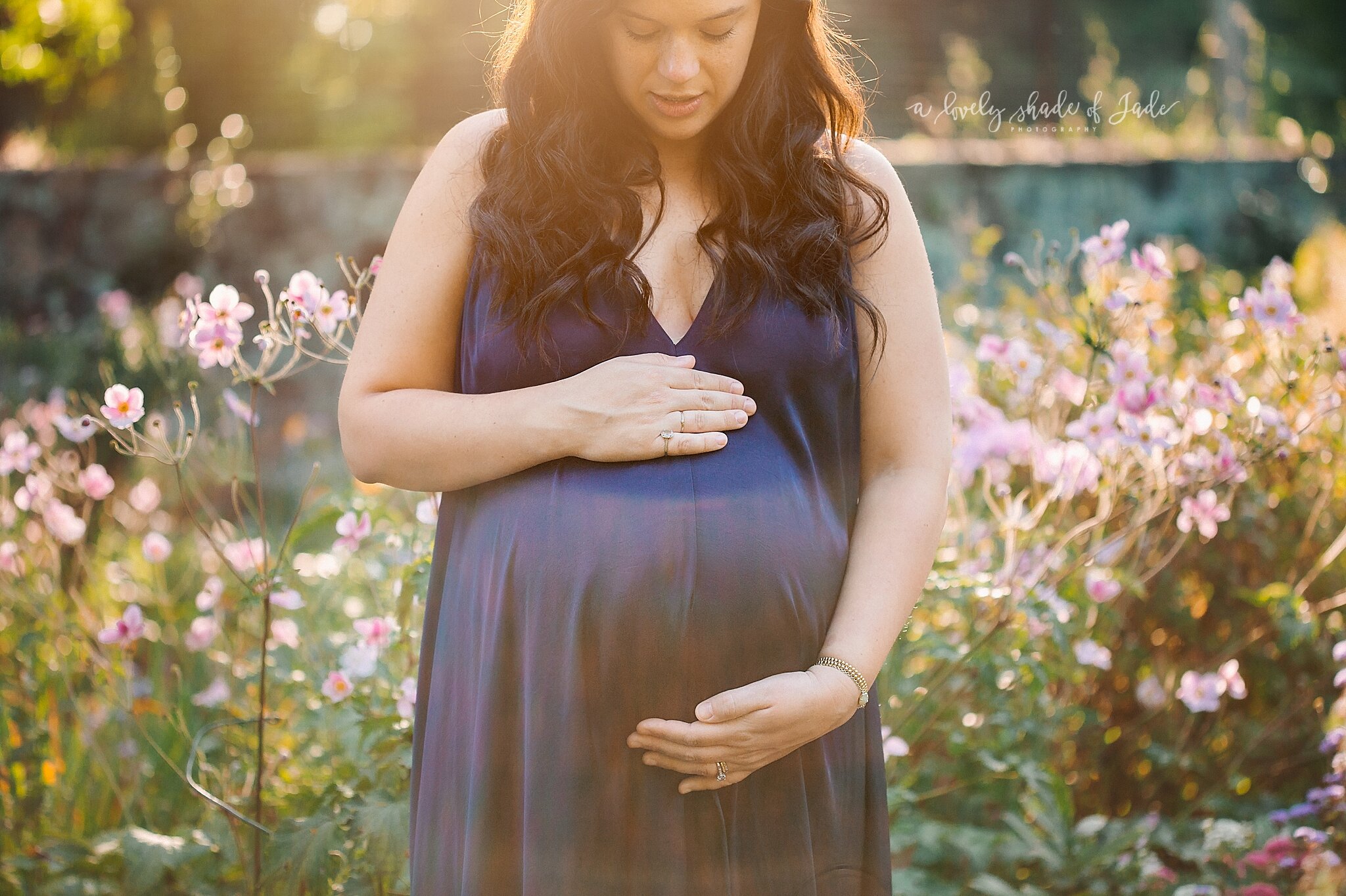 Beautiful Early Fall Maternity Session | Cross Estate Gardens | New ...