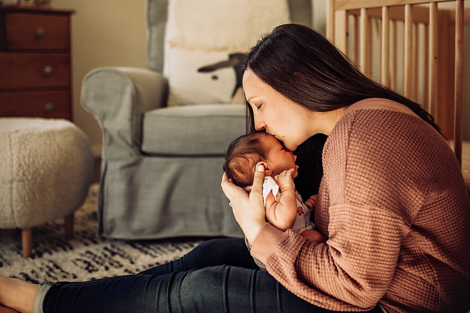 In_Home_Lifestyle_Newborn_Session_NJ_Photographer_0009.jpg