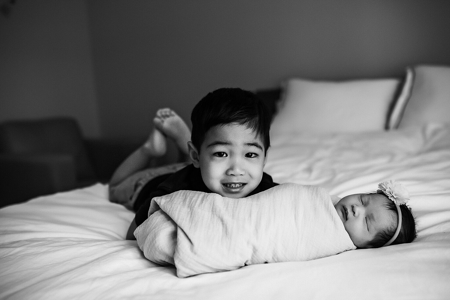 Hong_Family_In_Home_Lifestyle_Newborn_Photos_Jersey_City_NJ_Photographer_0023.jpg