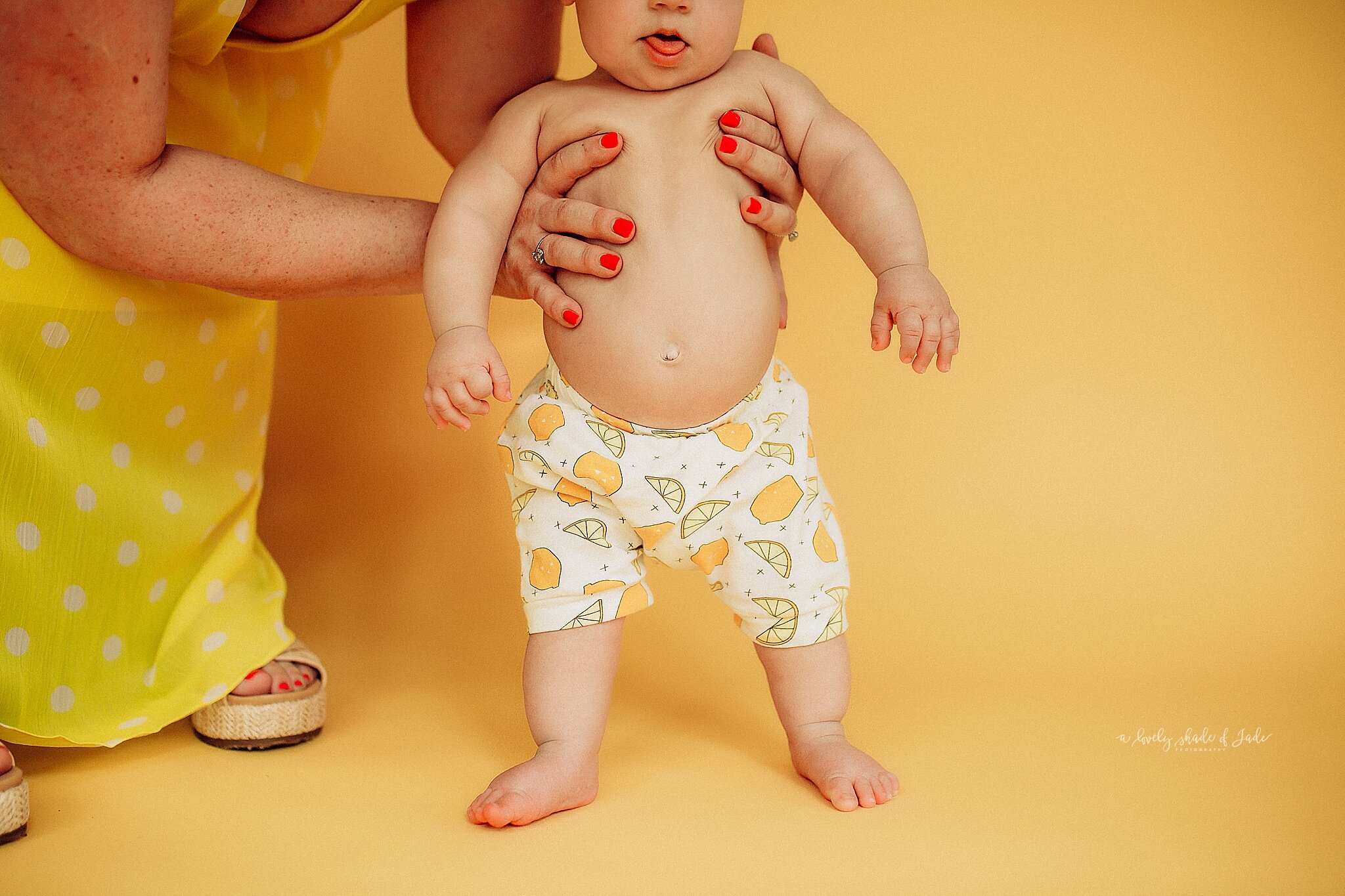 Easy-Peasy-Lemon-Squeezy-Infant-Photos_0004.jpg