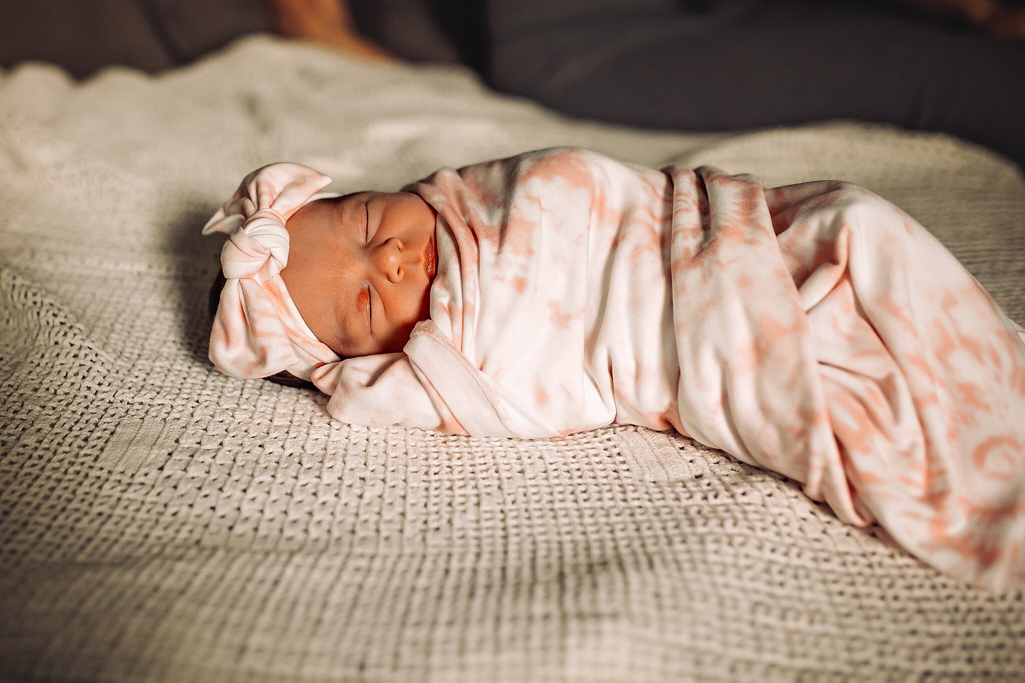 2021_Rodriguez_Lifestyle_In_Home_Newborn_Photos_0016.jpg