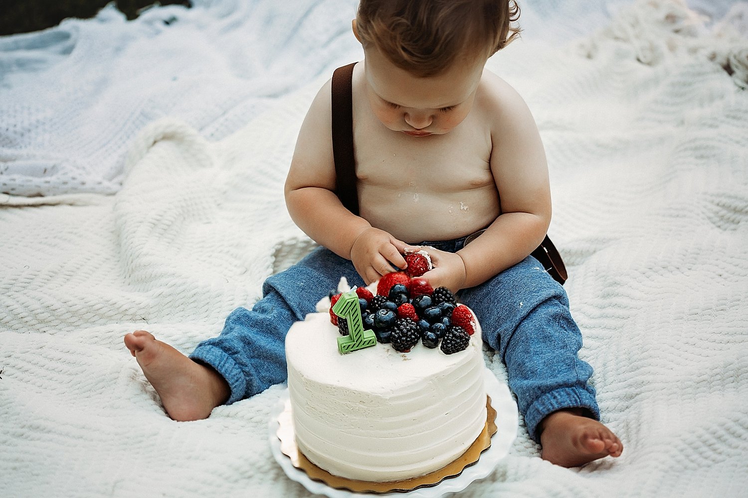 First-Birthday-Cake-Smash-Session-New-Home-Session_0008.jpg