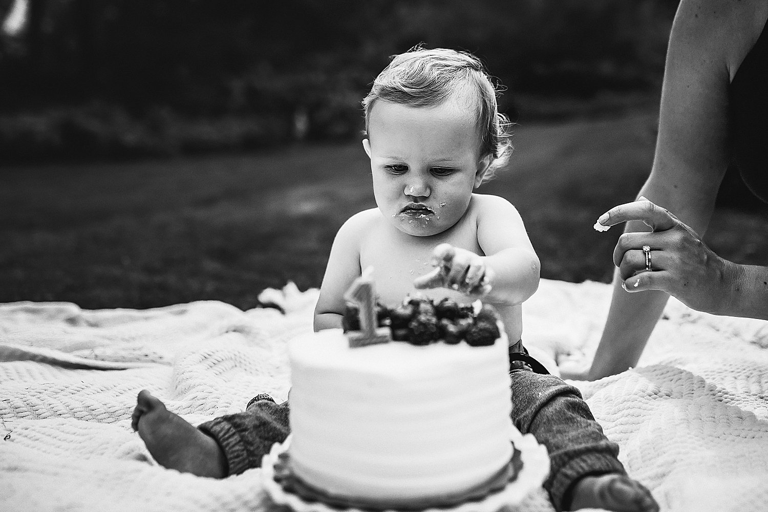 First-Birthday-Cake-Smash-Session-New-Home-Session_0010.jpg