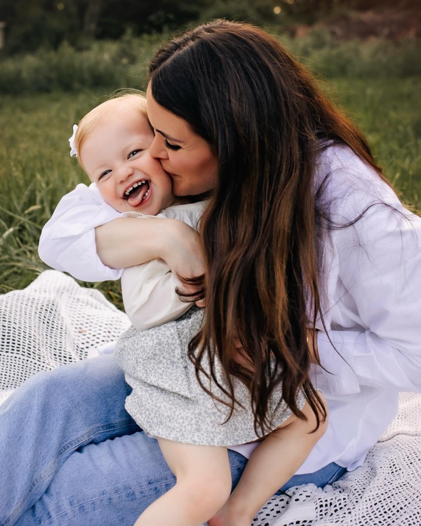 All the mama love in this post. 🥰

Also, this little cutie&rsquo;s smile was so infectious. How cute is she?! 

Happy Mother&rsquo;s Day weekend to all 💞
.
.
.
.
#morristownnj #morristownnjphotographer #morristownfamilyphotographer #mothersday #cli