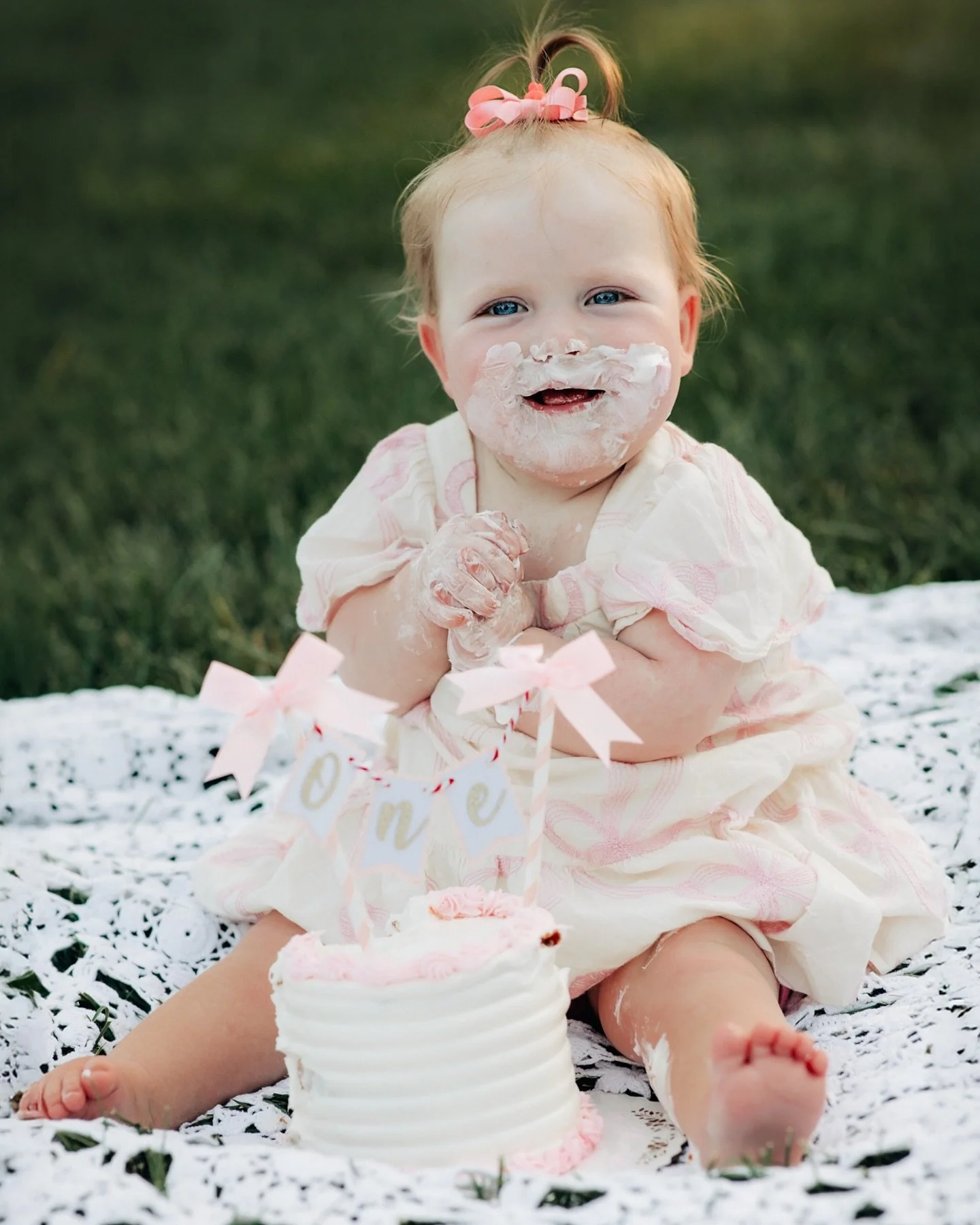 Soon to be ONE and already a cake smash pro 🎂
Sweetness, giggles, and a whole lot of messy frosting fun! She nailed her cake smash!

#morristownnjphotographer #cakesmashsession #firstbirthdayphotos #njbabyphotographer #morriscountynj #madisonnj #cha