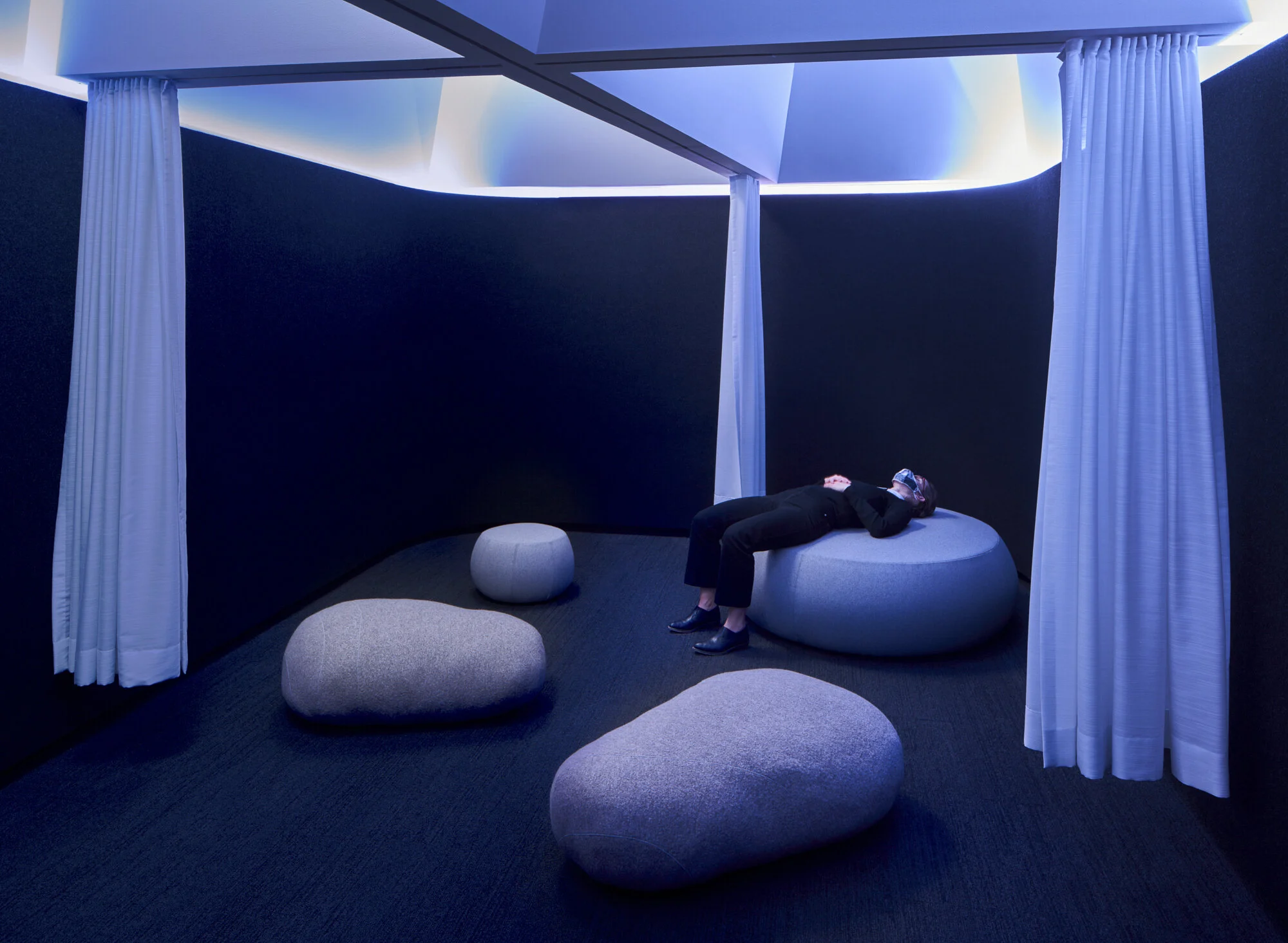 Youtube_QuietRoom_11-2020_007.jpg