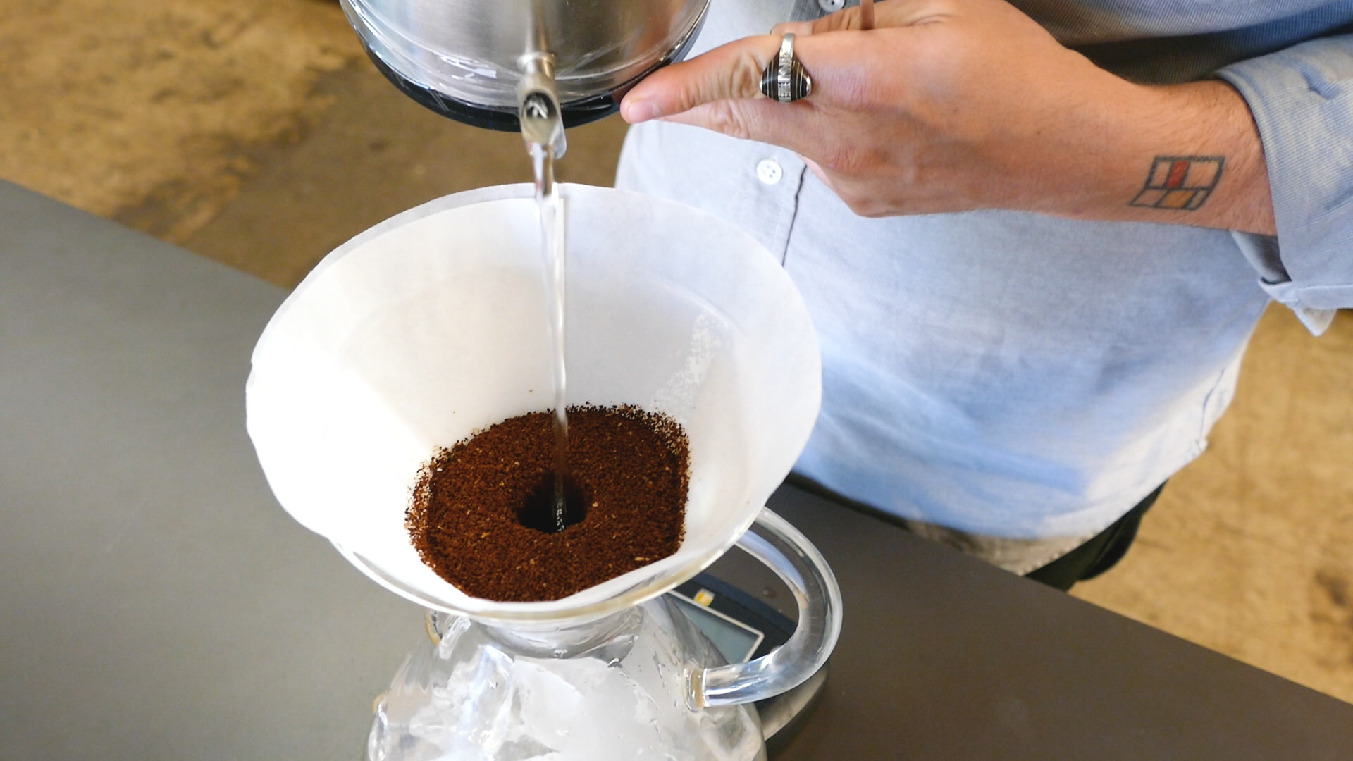 Step 4: Bloom The Coffee With 100g of Hot Water