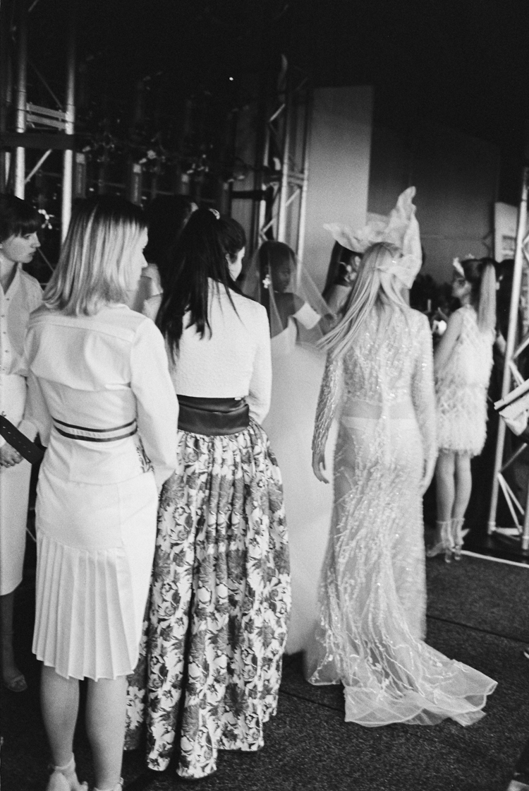 adelaide fashion festival 2016_models waiting backstage