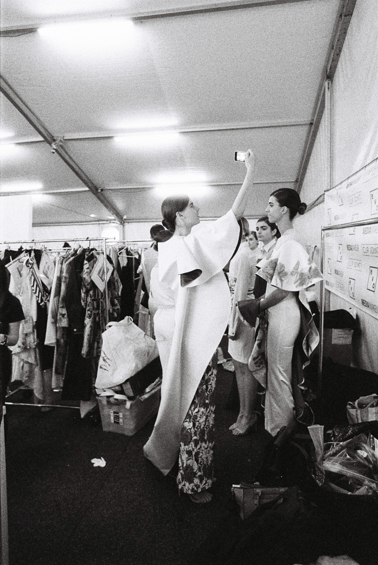 adelaide fashion festival 2016_model taking selfie