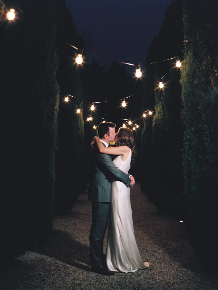 wedding photography adelaide hills-mandalay house and garden-bride and groom photography