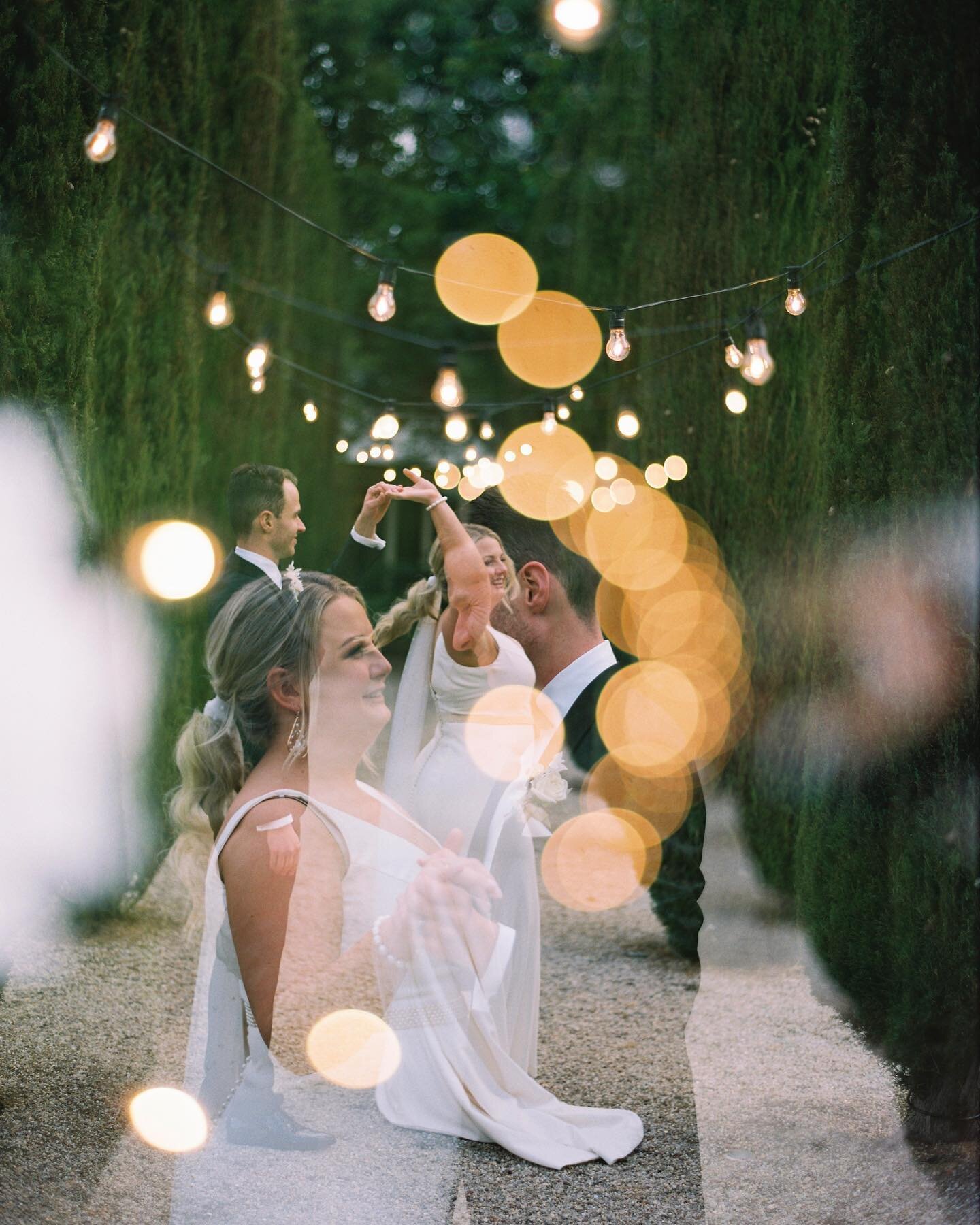 The incredibly fabulous Georgia &amp; James late afternoon @mandalayhouseandgarden with @fragmentfilms #film #bentinmarcs #adelaideweddingphotographer #mandalayhouseandgarden #kodak