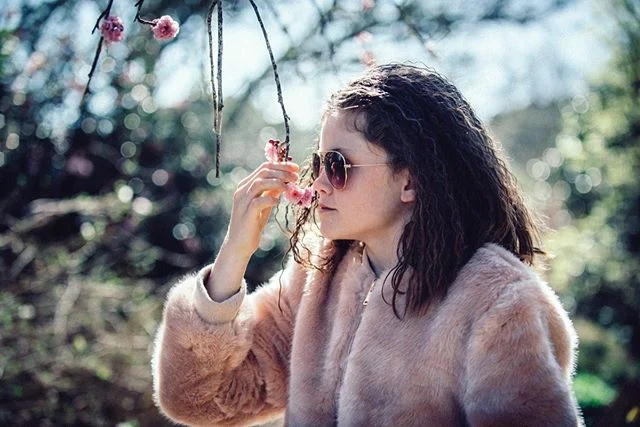 God morning sunshine and pretty blossom everywhere, rodtripping today, somewhere very exciting! .
.
.
.
.
.
#spring #firstdayofspring2019 #firstdayofspring #magnoliablossom #magnoliatree  #magnoliaflower #magnolia #sunlight #curlyhair #pinkflowers #springblossom #childportraits #childportraitphotographer #lookslikefilm #lookslikefilmkids #madlovemedia #madlovemediakids #newzealand #nz #nikonnz @nikonnz