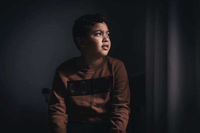 Such an inquisitive wee soul, with his own camera in hand he took so many pics of his own and couldn&rsquo;t resist the opportunity to have his own pic taken, looking straight into the light he sat as still as a bird.
.
.
.
#aportraitcollective #childportrait #lookslikefilmkids #portraitphotography #portrait_perfection #lookslikefilm #madlovemedia #naturallight #naturallightphotography #naturallightportrait #nikonnz Taken at the @whenlightfallsworkshop by @tintedphotography