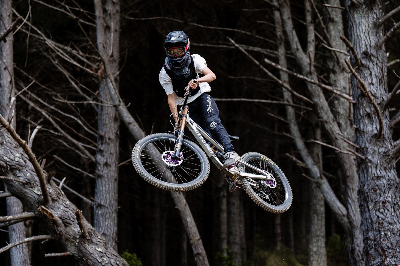 NZDH Practise Day @fourforty_mtbpark 

Couldn&rsquo;t make race day as I was busy shooting a wedding in Whakatāne. The wedding was fab but it was hard to be away from the racing, especially with both of my girls racing and especially once one of them