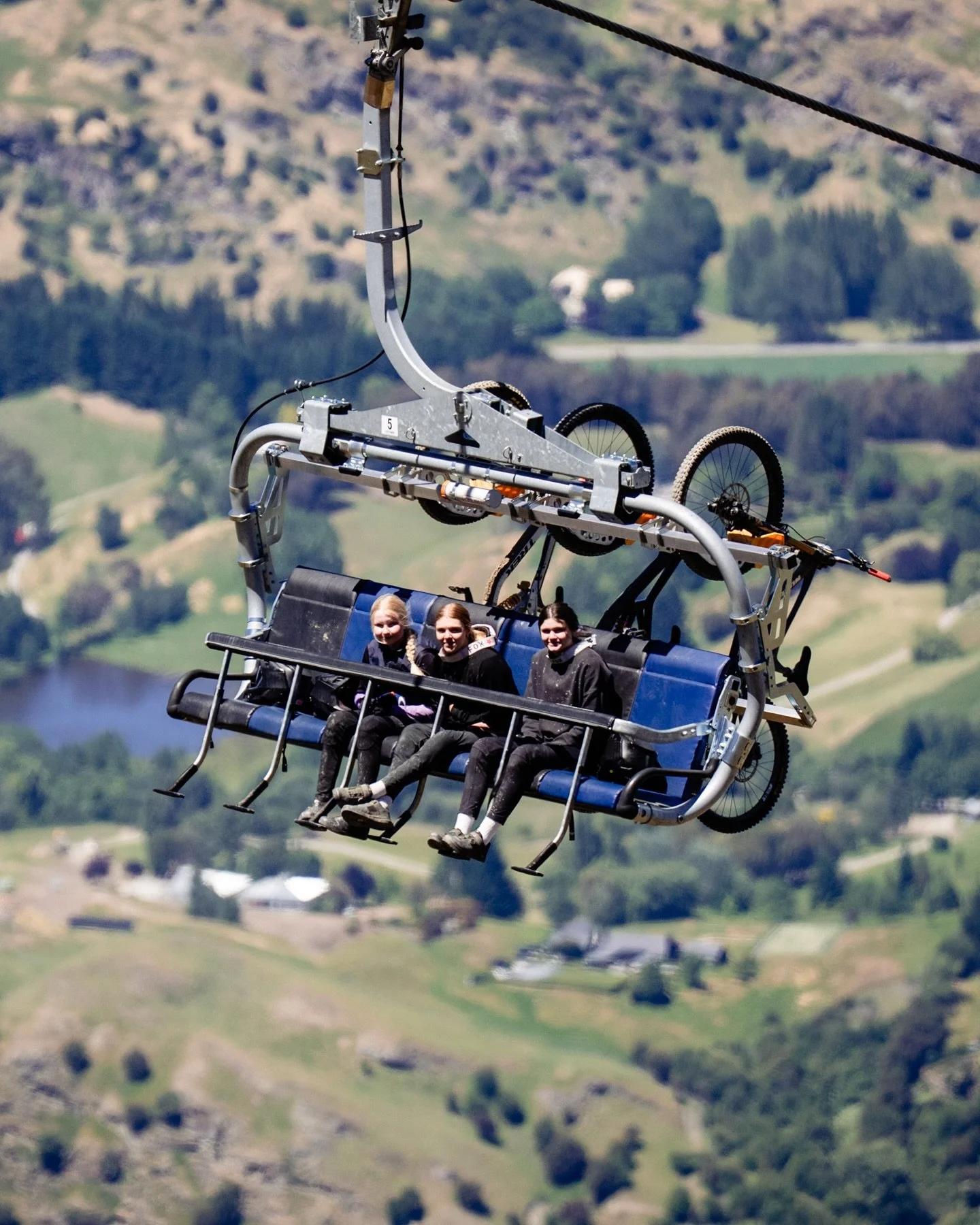 Southern Downhill Series Coronet Peak
@southerndownhillseriesnz @coronetpeakride 

Switched the sun for the snow - North Island to the South
Epic views, awesome racing, great community, loved it! 

As always I&rsquo;m a huge supporter of the girls 💕