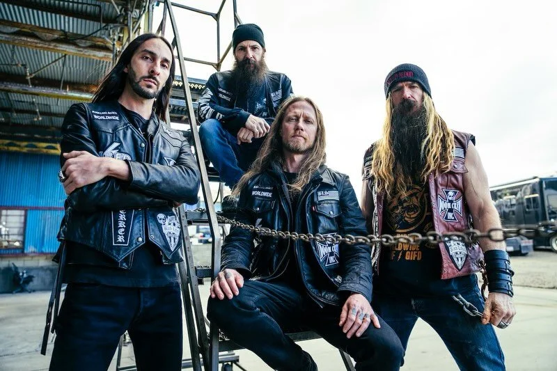 Latest photoshoot with @zakkwyldebls @barbarannewylde and Black Label Society for @spinmag 

Engines of Demolition is out March 27th on @mnrk_heavy this album totally rips 🤘🤘