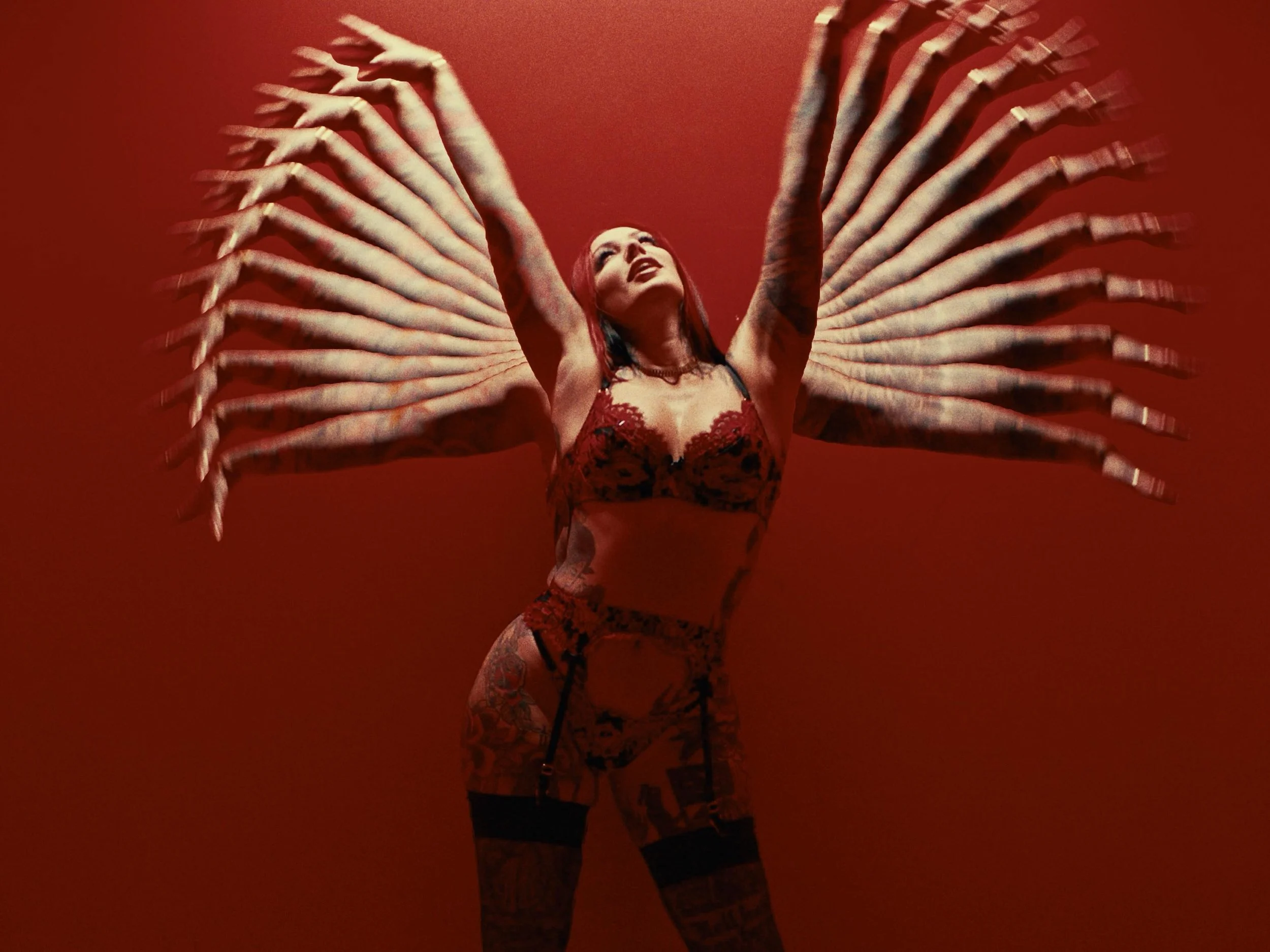 DARK CHAPEL
&ldquo;Burns the Flame&rdquo; 
@darkchapelband 
@dariolorina 
@mikeleonshreds 
@jw_grindcore 
@dylandyce 

Featuring
CERVENA FOX
@cervenafox 

Director-DP-Editor
JUSTIN H. REICH
@justinreich 

1st AC 
@zeil.sam

New Single out now on @mnr
