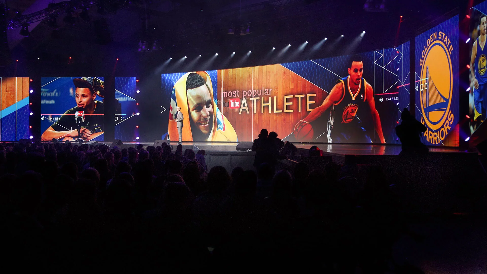 NBA_IMG_3234_crowd_1080.jpg