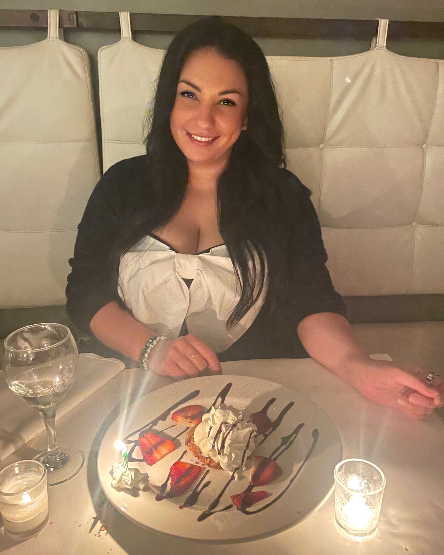 Had the best birthday weekend thanks to my wonderful friends and family. Feeling so grateful and loved. Cheers to another one! ❤️🍓