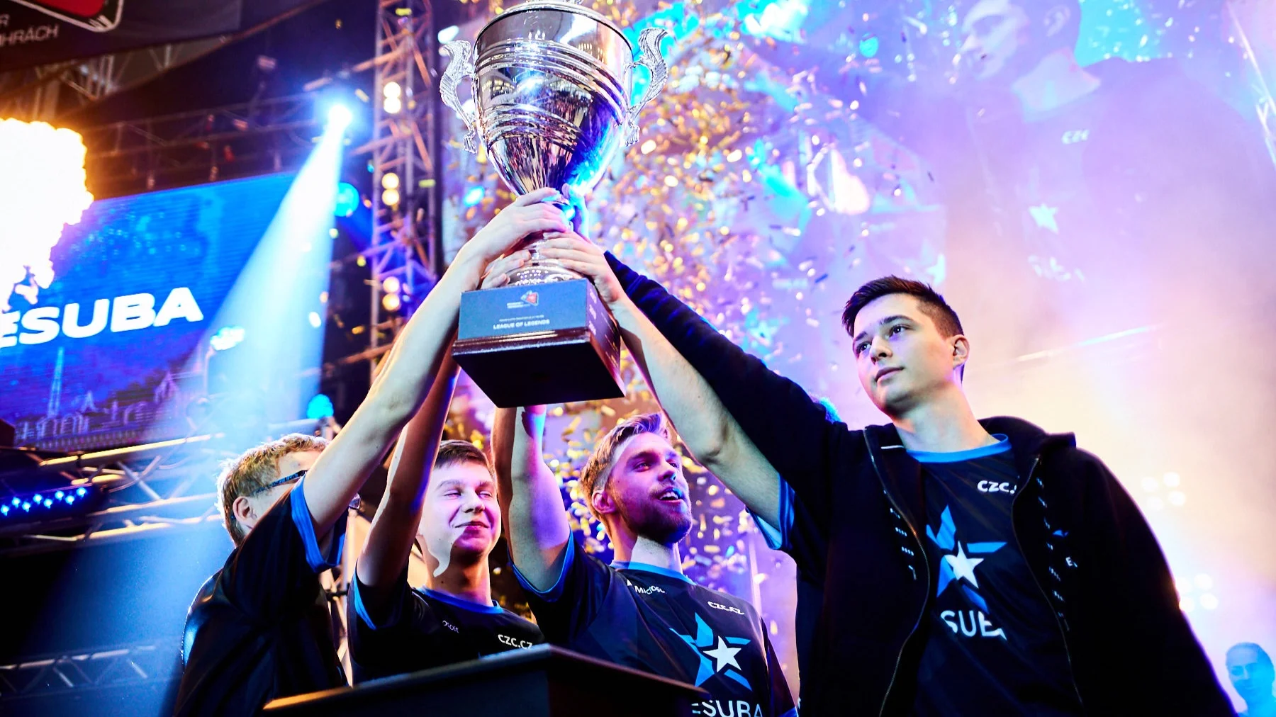 Tým eSuba - mistři ČR ve hře League of legends. Spolupráce probíhá.