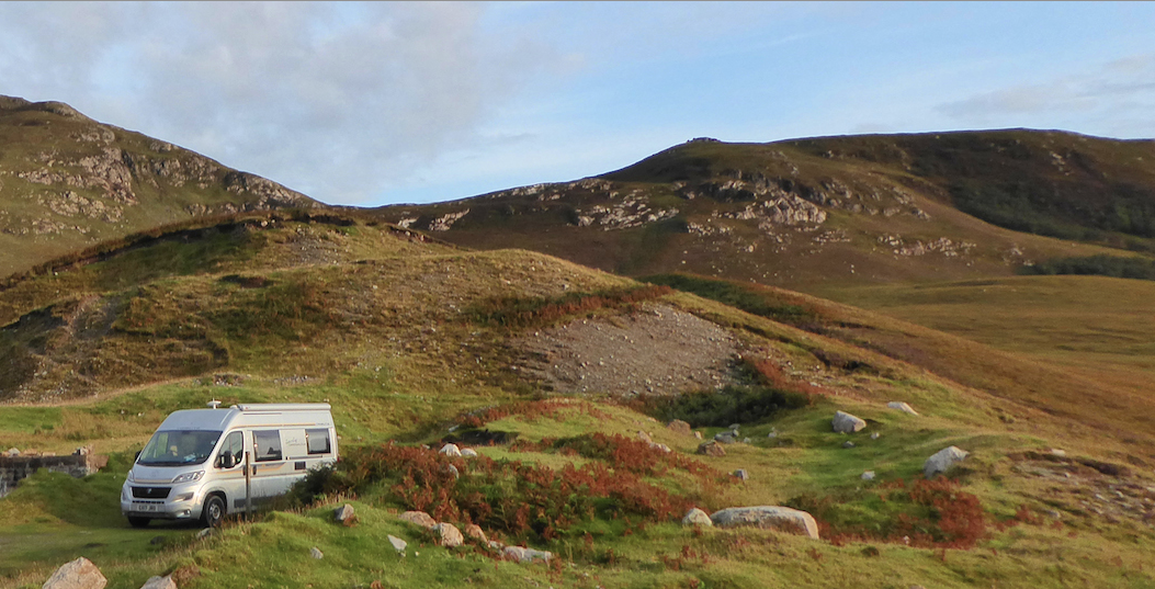 Cropped vehicle wild camping.png