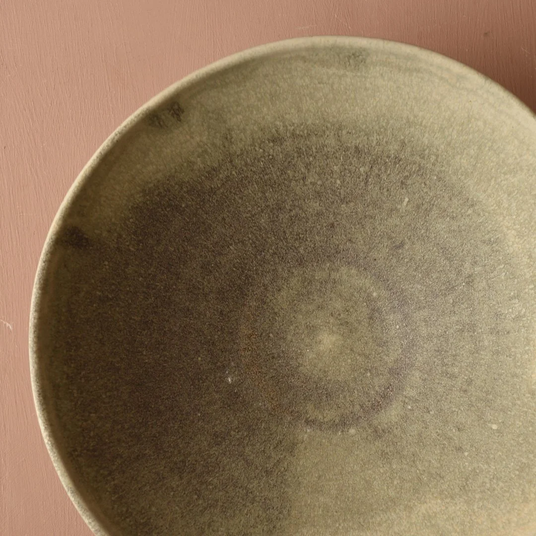 LargeServingBowlRagslateGrey3.jpg