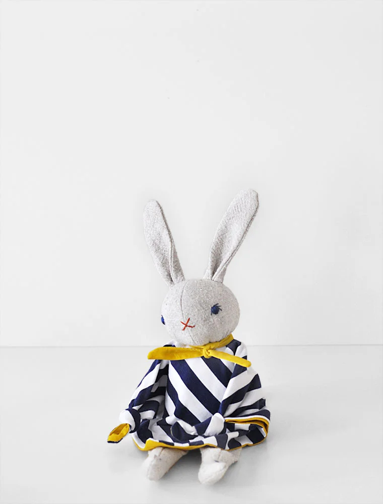 POLKADOTCLUB_cuddlingrabbit_new1.jpg