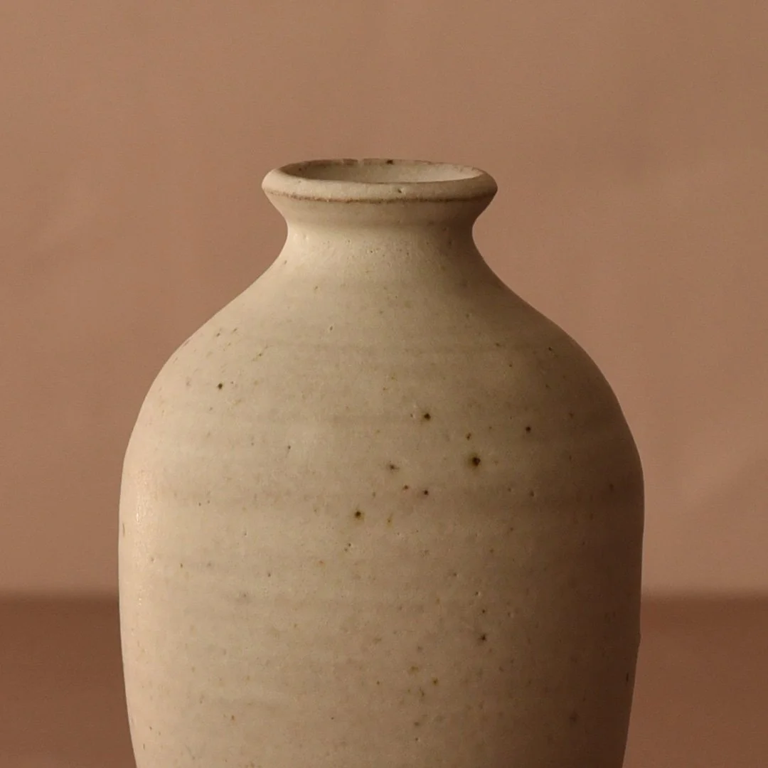 SmallVaseBoneOne2.jpg