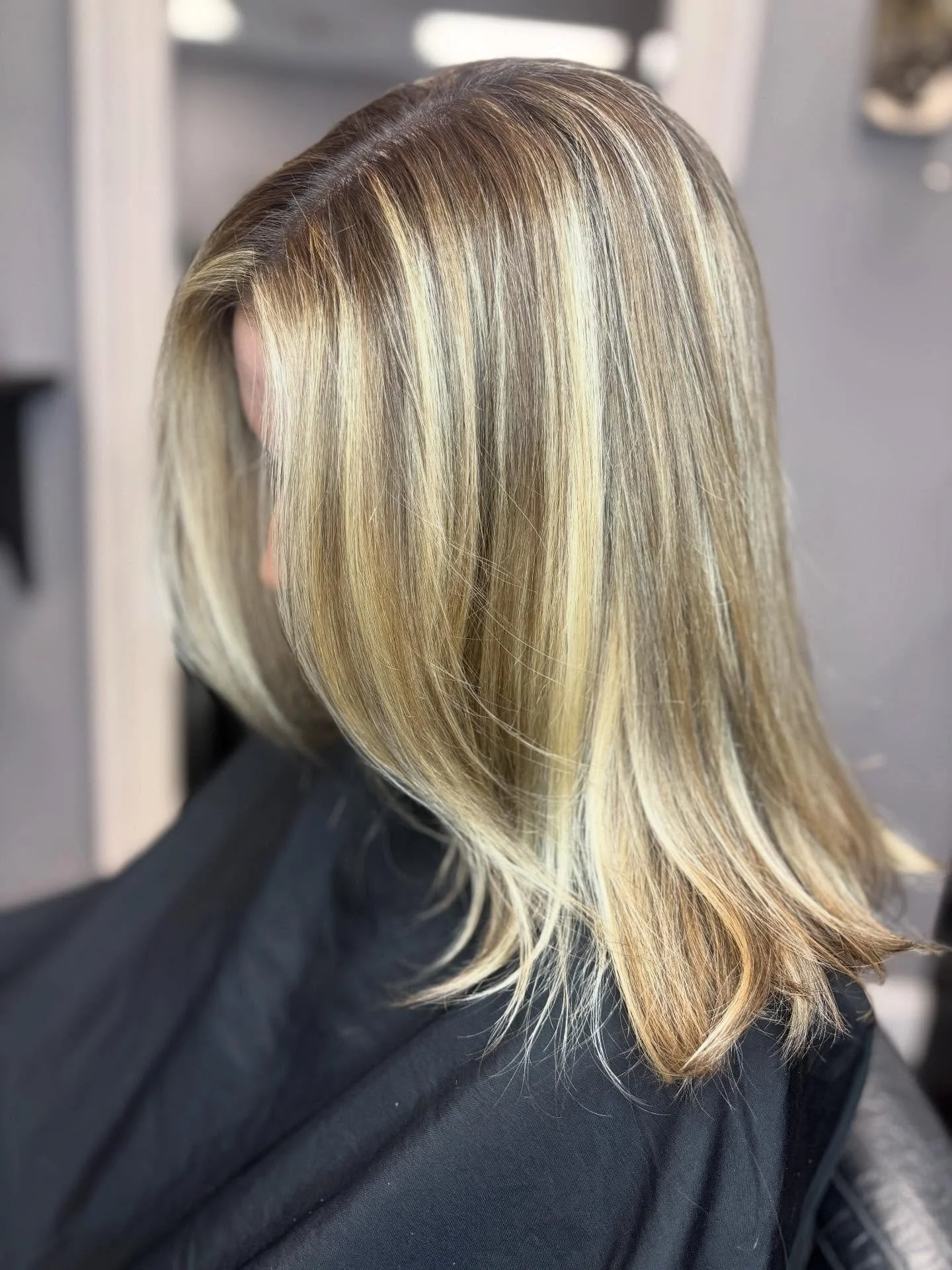 Soft, blended blonde with fresh dimension and brightness✨ 

A seamless refresh that brought everything together while keeping it natural and healthy. Transformation by Alicia 💕

Book at: salonbellavitamilford@gmail.com | 508-282-1298