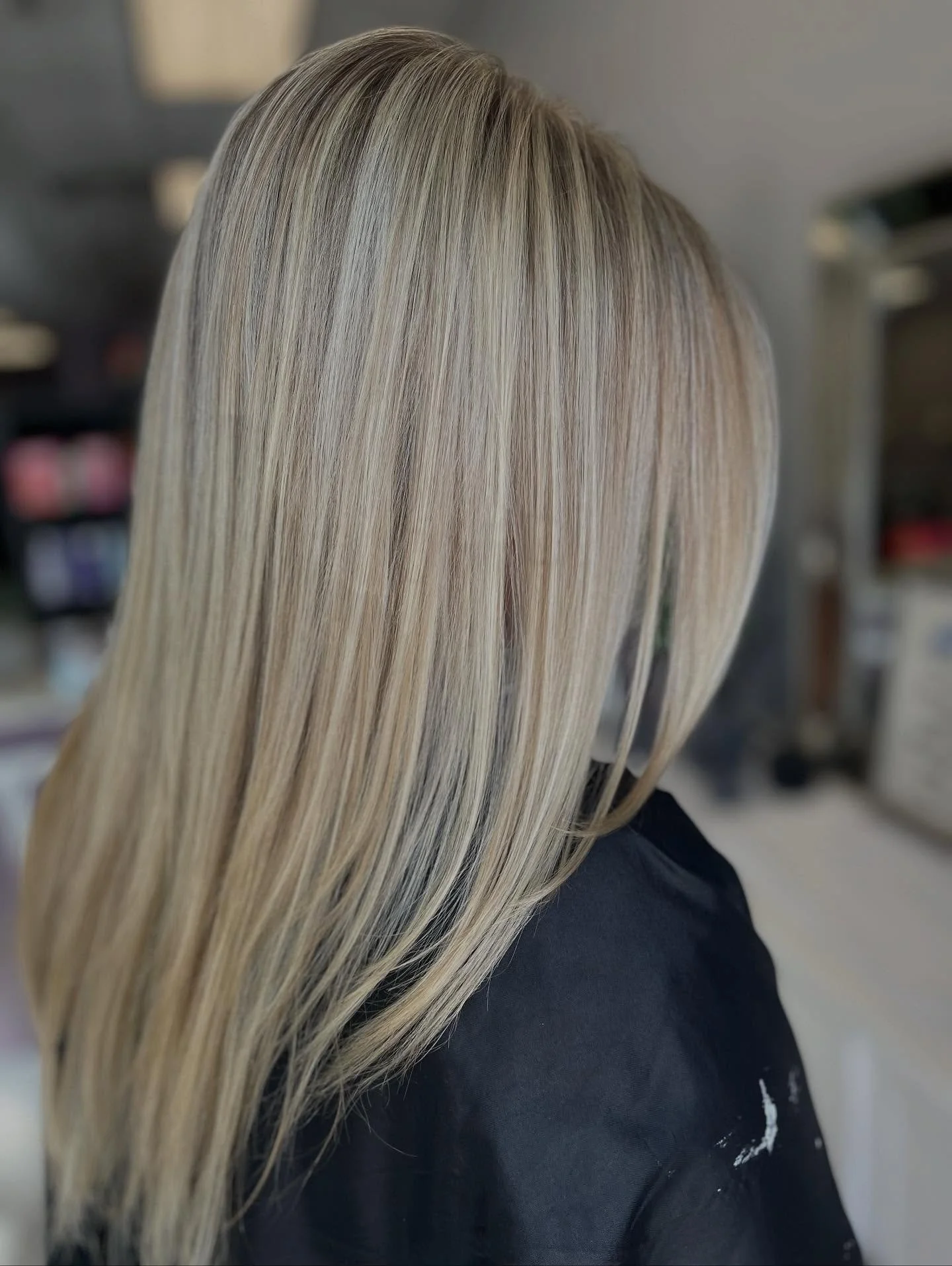 ✨ Cool-toned, seamless, and elevated &mdash; this high-end transformation is all about precision, depth, and softness 🤍 Created by our owner Alicia, whose expertise in professional, in-depth color work brings each client&rsquo;s vision to life 💇&zw