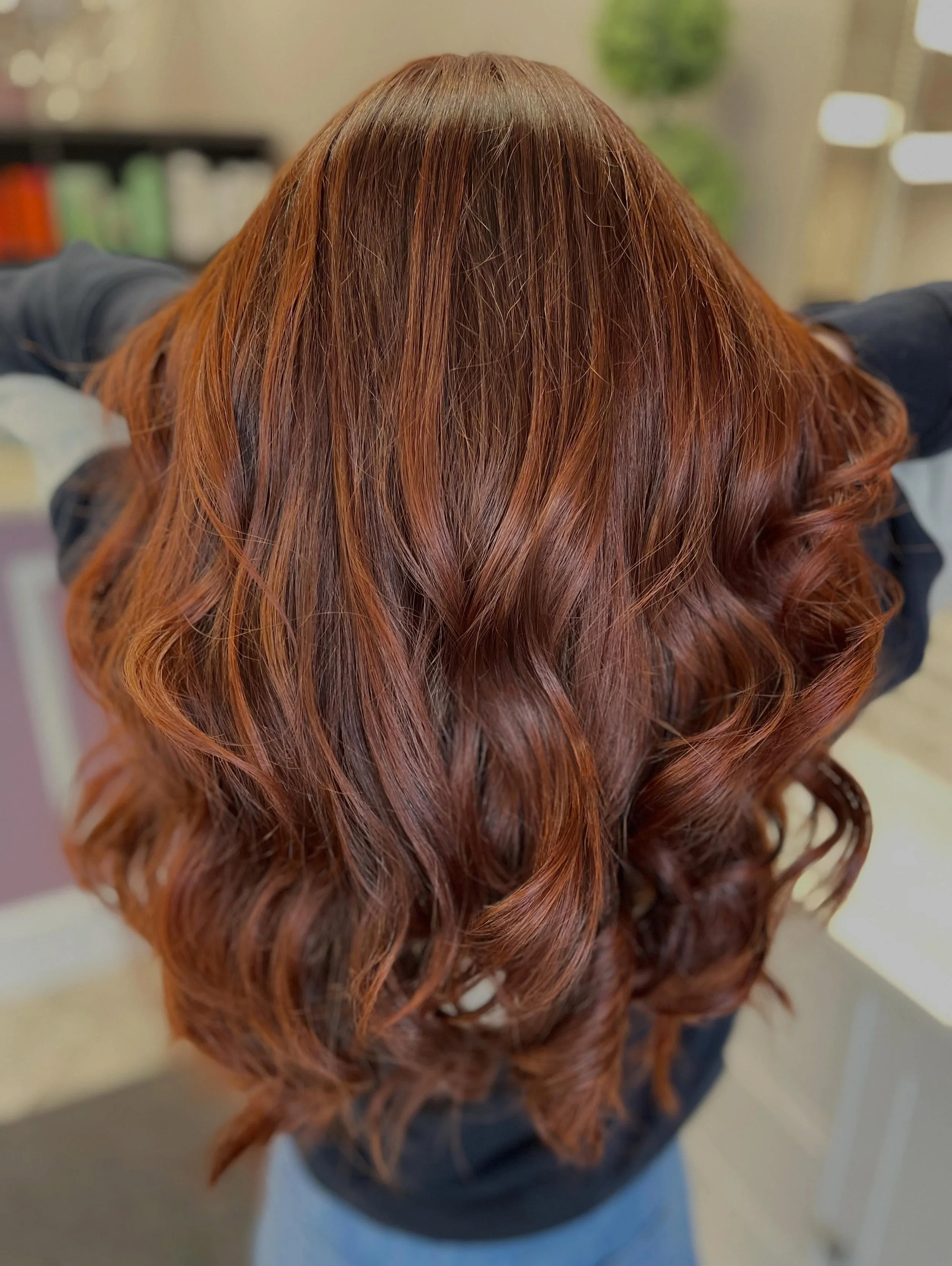 🔥 Color Correction 🔥  From uneven tones to seamless dimension ✨
This stunning color correction was carefully customized to restore richness, balance, and shine while protecting the integrity of the hair. The result: luminous, healthy color with a f