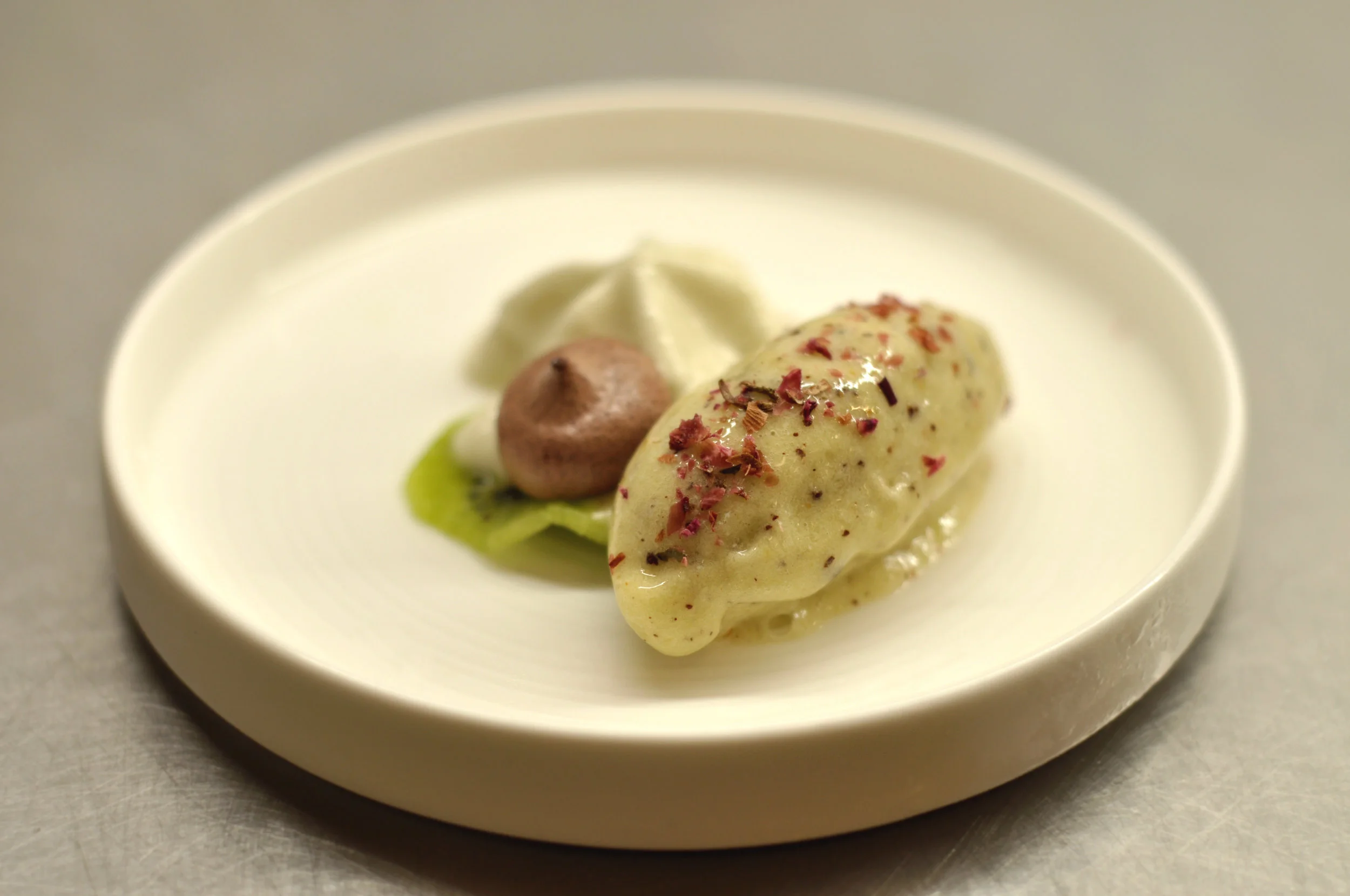 Kiwi, Crispy Blood, Rose