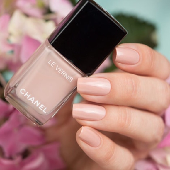 Best Chanel Le Vernis Neutrals + Soft Shades for Spring - The Beauty Look  Book | Nail colors, Lip swatches, Chanel nails